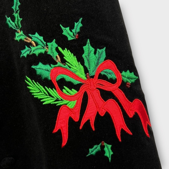 Karen Scott Christmas Holiday Vest Black Velvet Embroidered Blouse Top Women's M - Picture 2 of 16